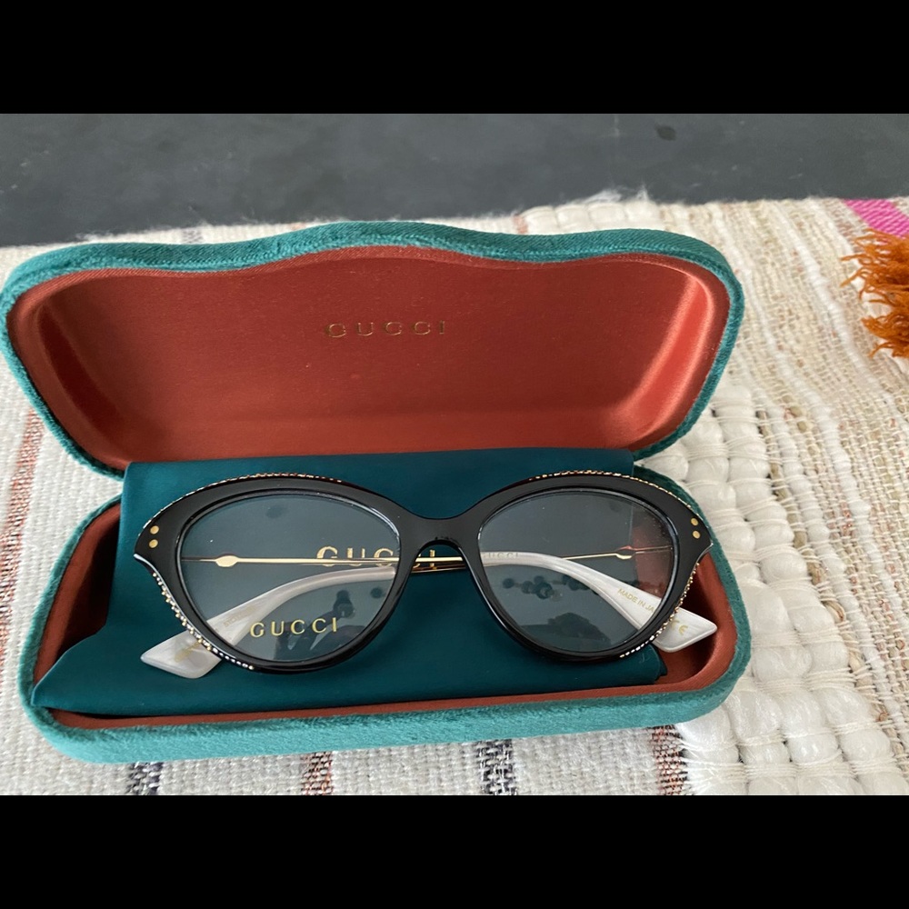 Gucci eyeglasses GG02150